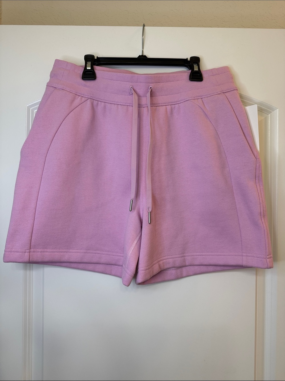 NWT Lululemon Scuba High-Rise Shorts 5”